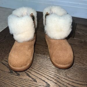 Tan Ugg boots